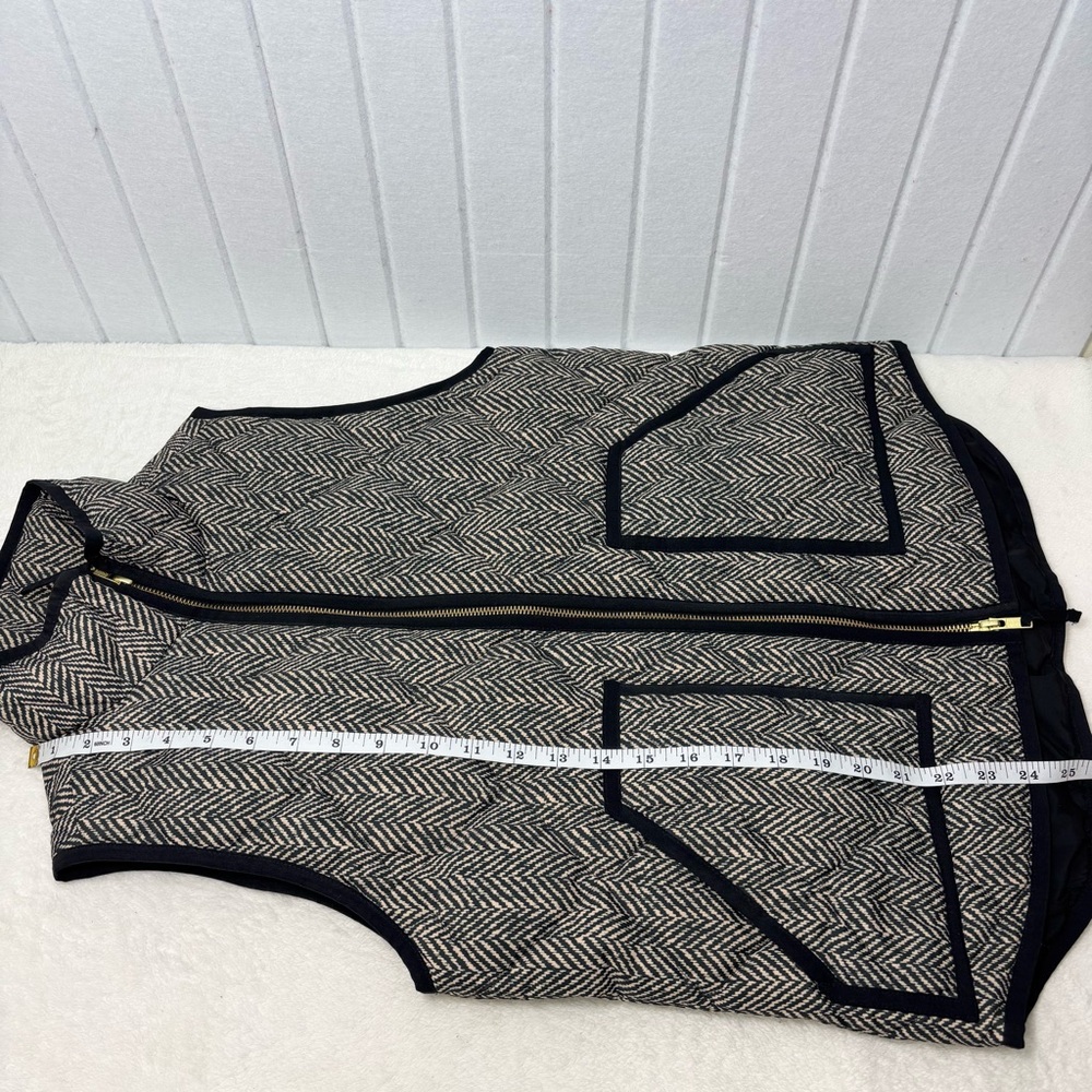 J. Crew Black and Cream Herringbone Quilted Vest Size S - Picture 8 of 12